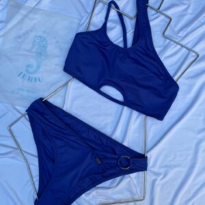 Traje de baño azul oscuro