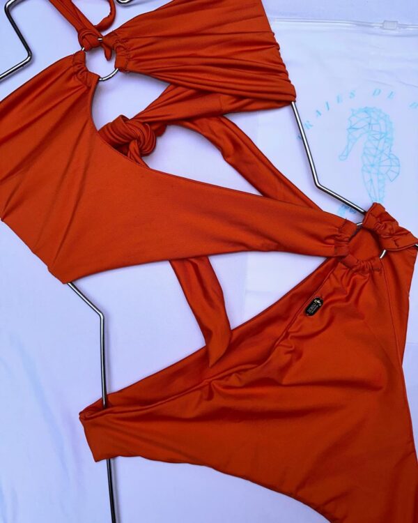 Traje de baño naranja